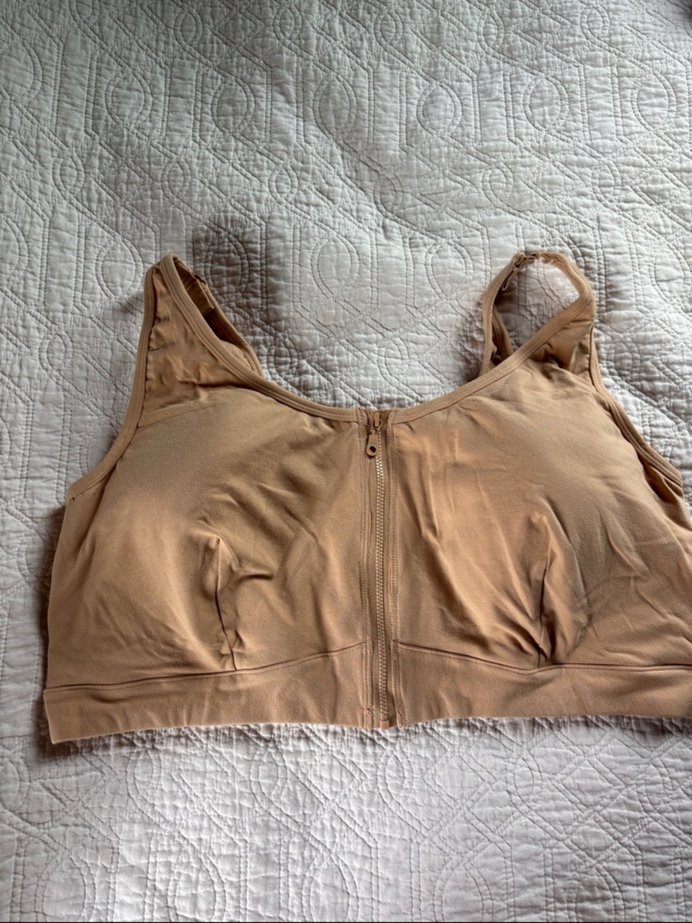 Everyday Front-Zip Support Bra in Nude